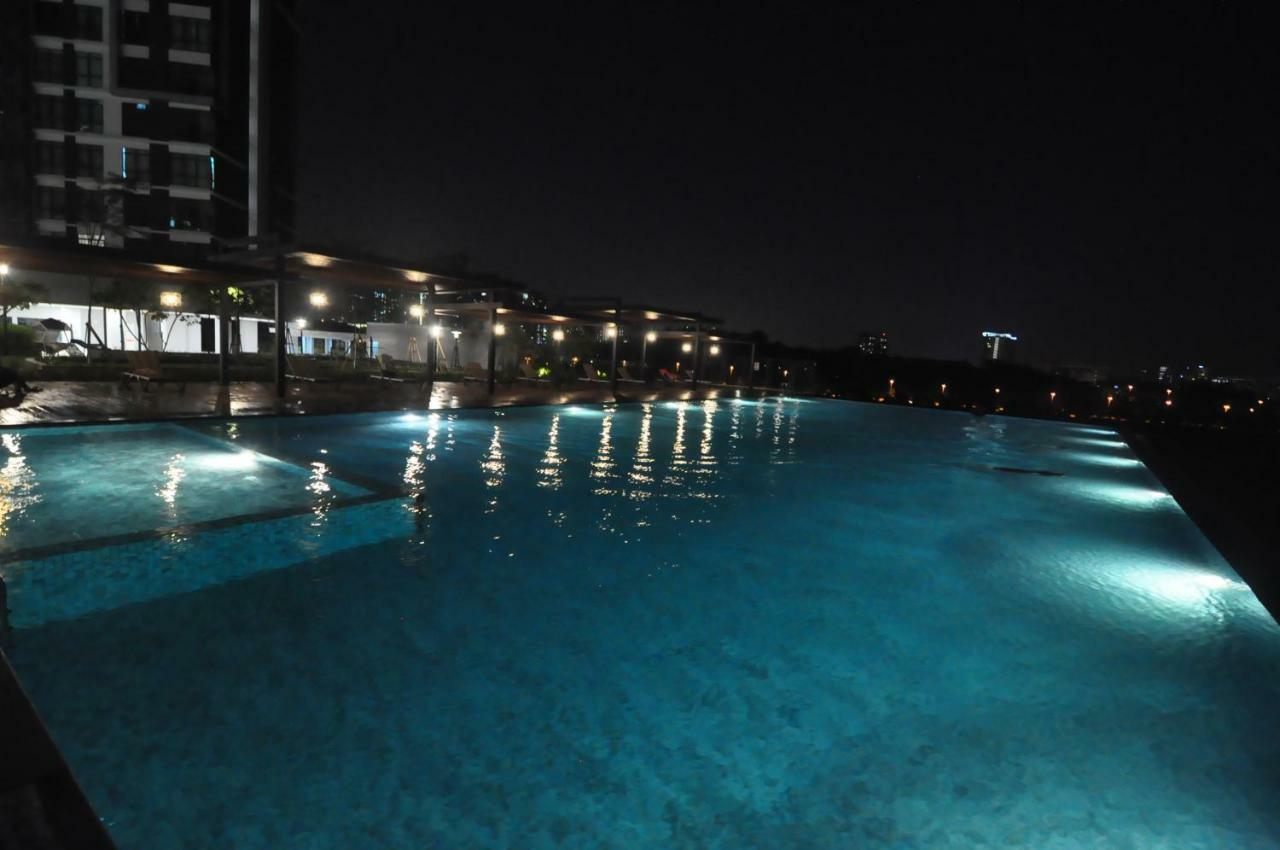 Kenwingston Square Garden By Idealhub Cyberjaya Exteriör bild