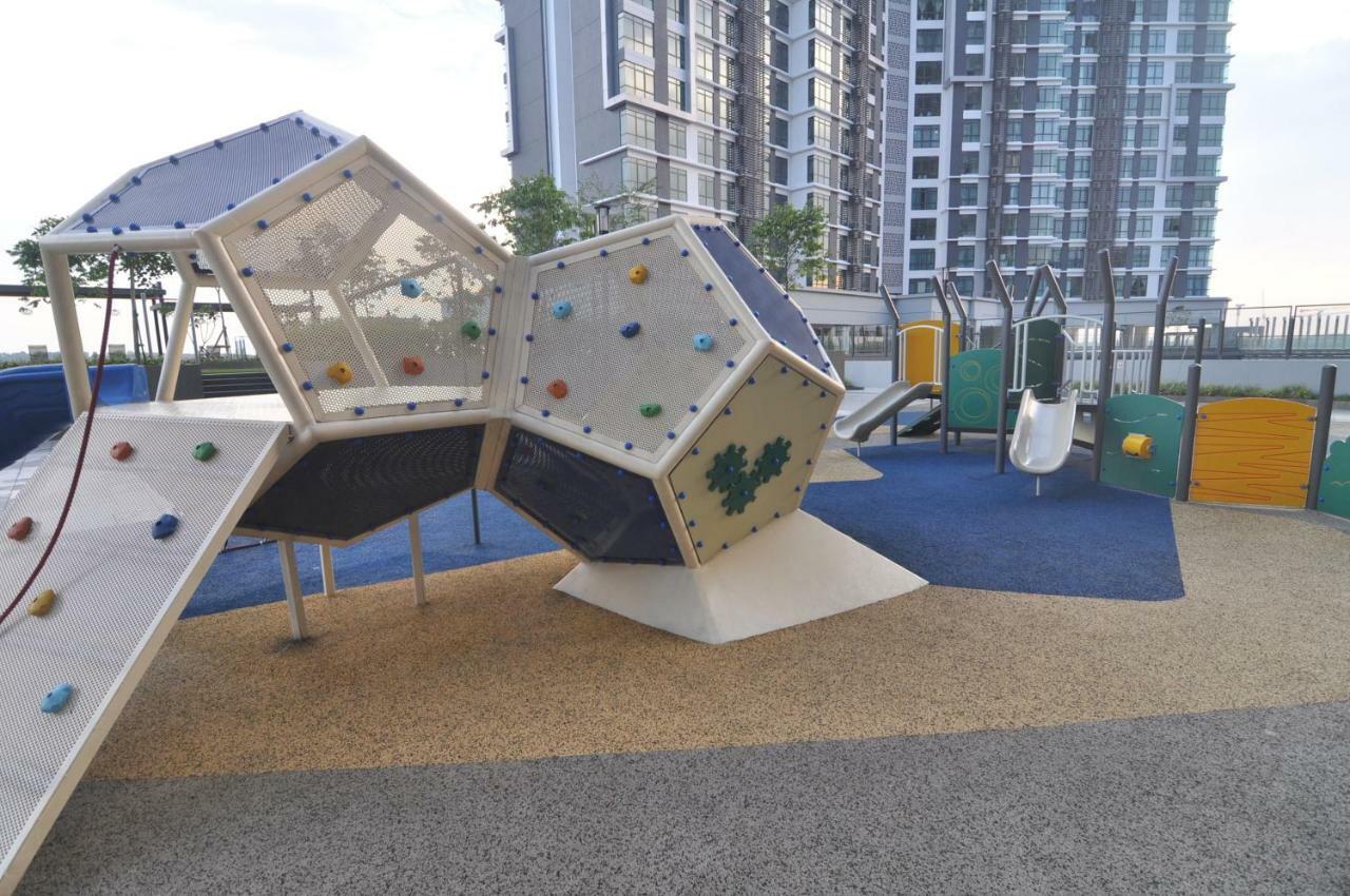 Kenwingston Square Garden By Idealhub Cyberjaya Exteriör bild