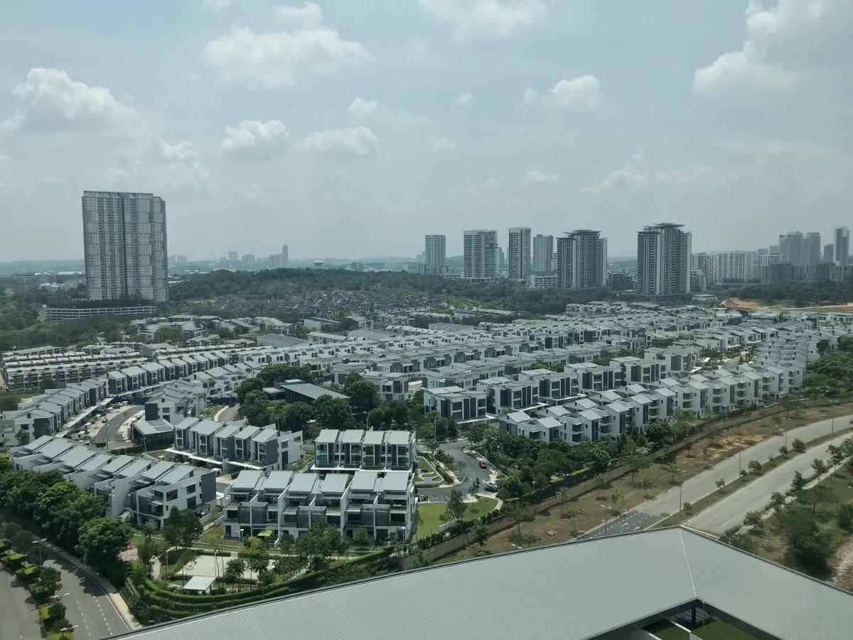 Kenwingston Square Garden By Idealhub Cyberjaya Exteriör bild